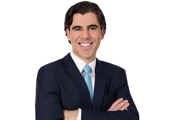 The Essential Role of a White Backdrop in Headshot Photography