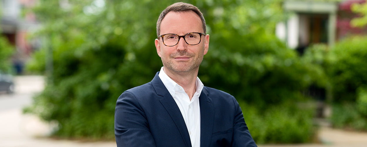 A Strong First Impression: The Role of a Professional Corporate Headshot in Building Trust and Credibility