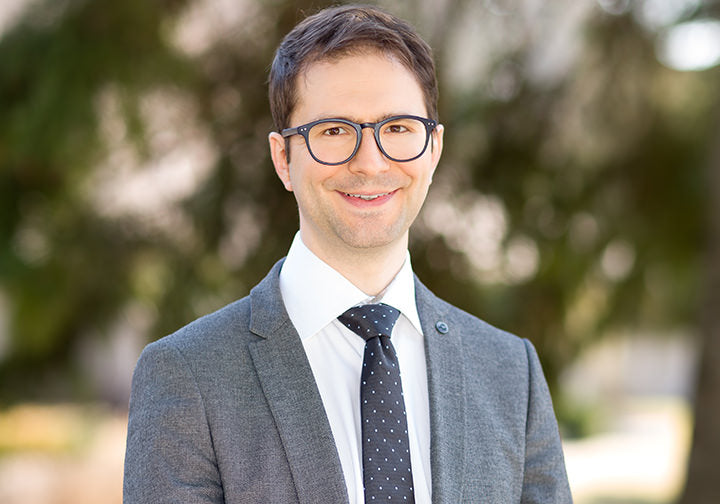 Outdoor Portraits with Oakville Photographers