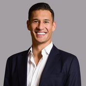 Book a Corporate Headshot in Toronto