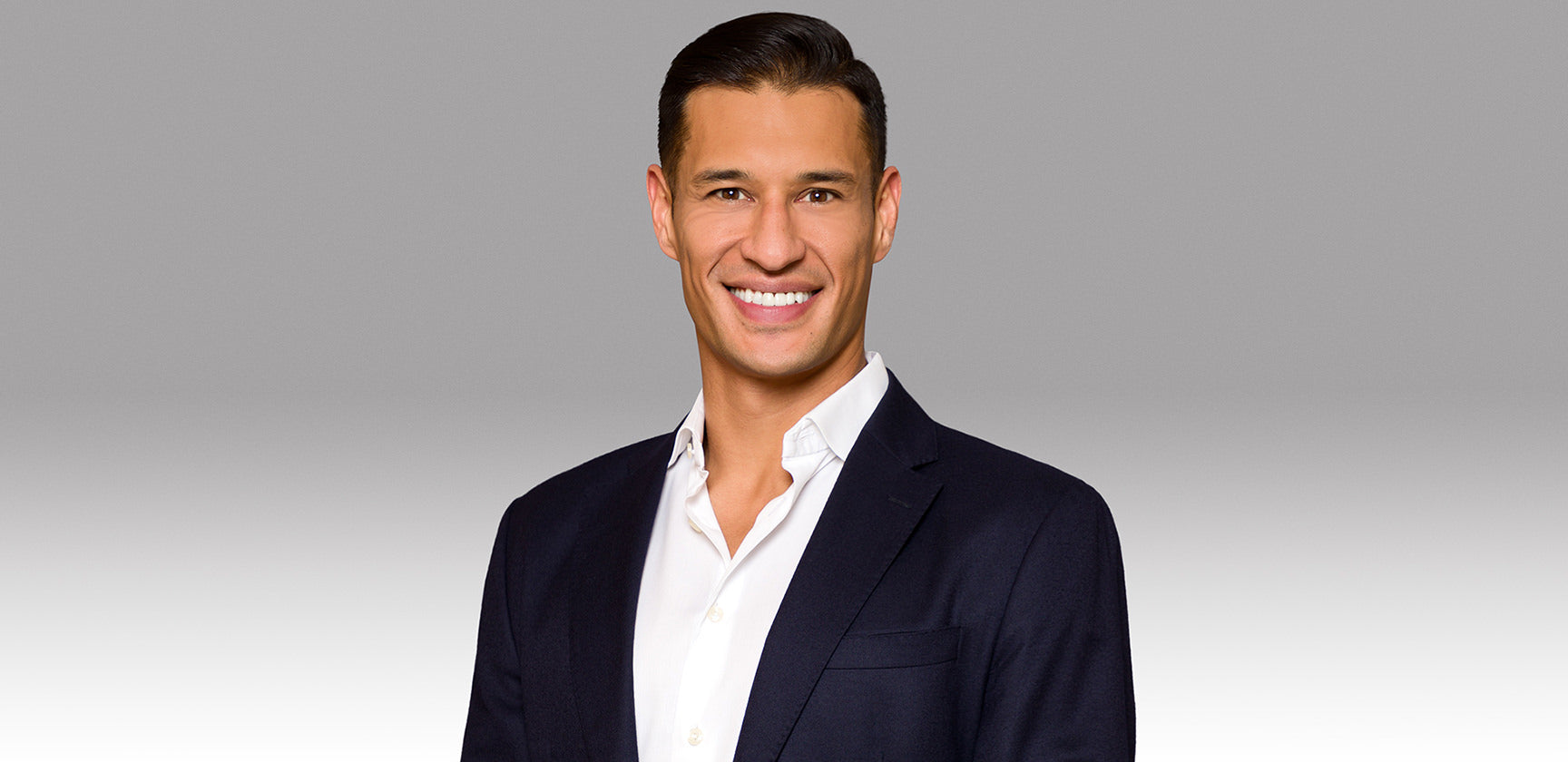 What to expect from a corporate headshot session at BusinessPortraits.ca